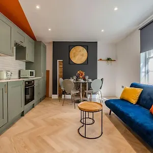 2-bedroom-2-bath-i-next-to-beach-i-sleep-6.brighton-hotels-england.com/